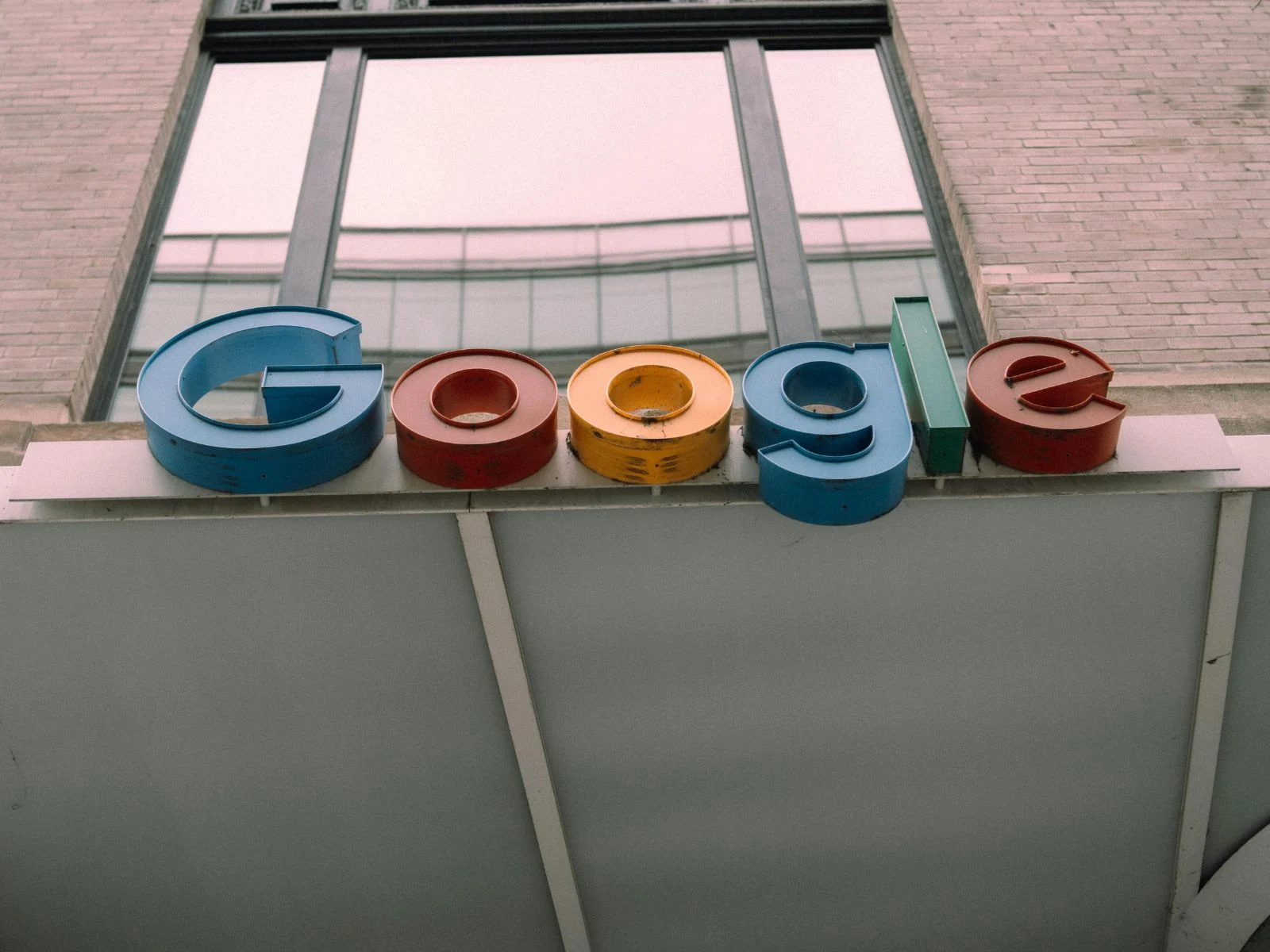 Google Signs Deals to Cut AI Energy Use During Peak Hours