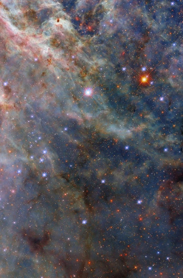 Stars 200 Times Bigger Than Sun: Stunning Tarantula Image by ESA