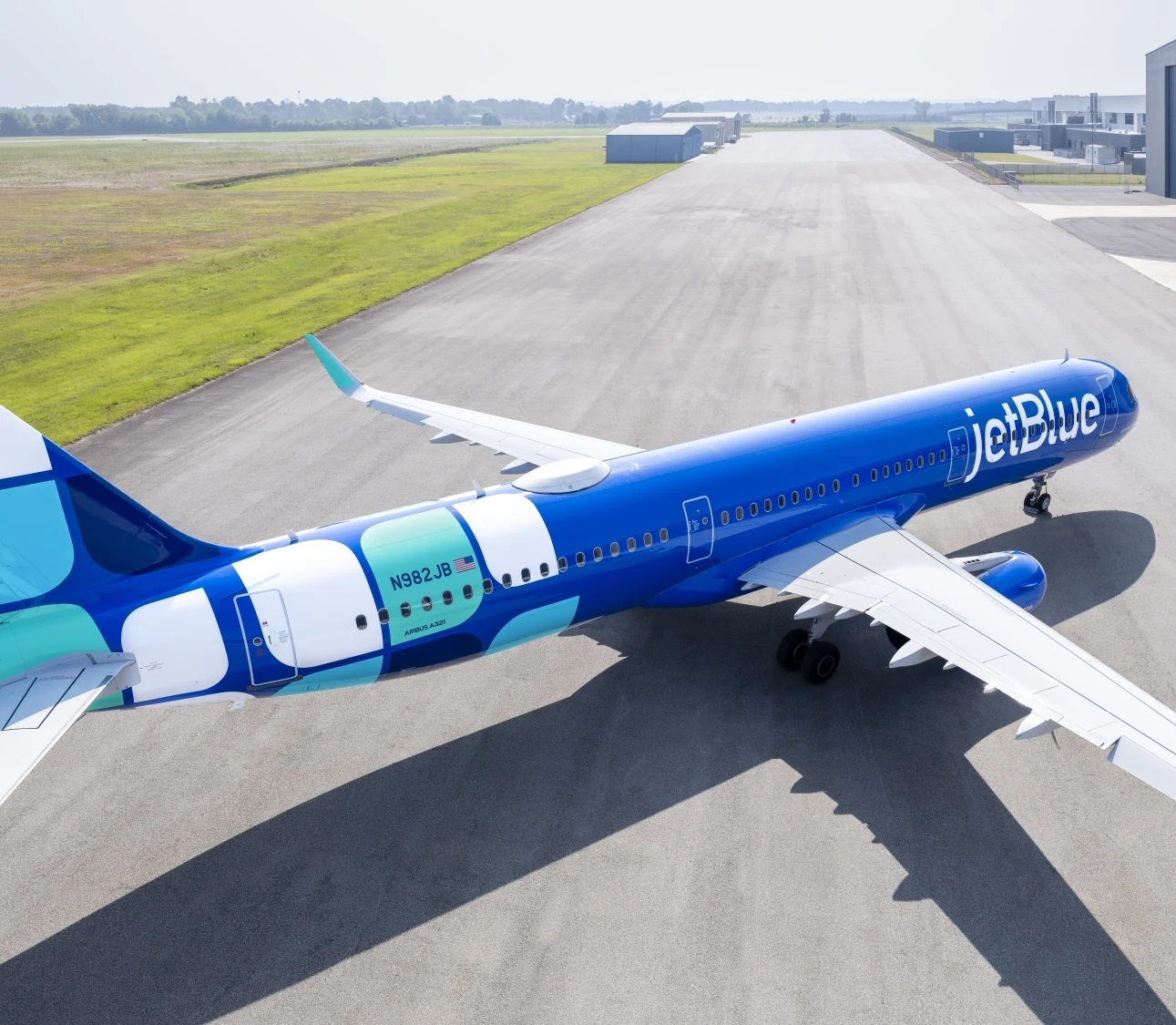 JetBlue Chooses Amazon Project Kuiper for Free In-Flight Wi-Fi