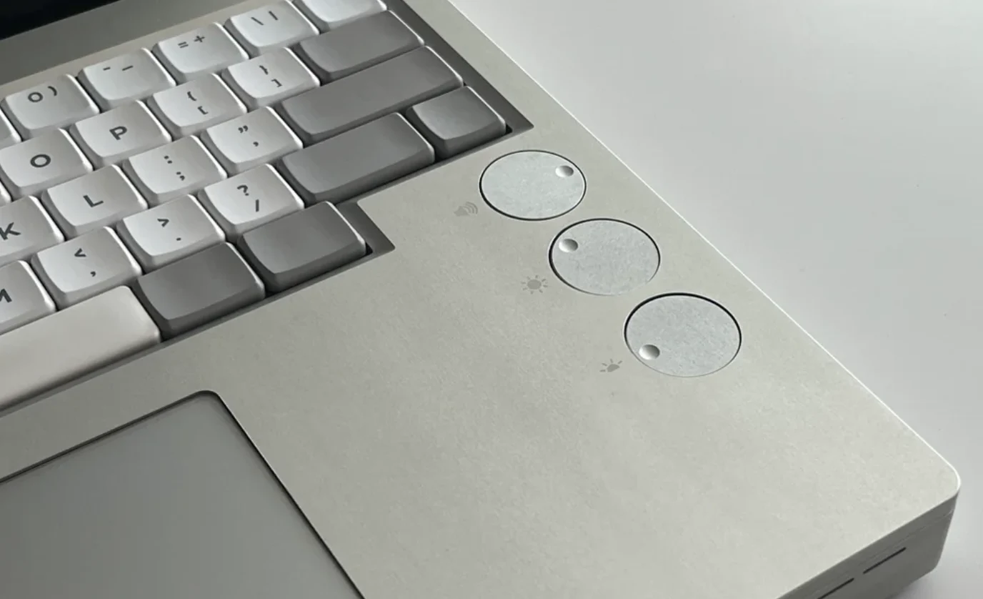 Modder Creates 90s-Style All-Aluminium Framework Laptop