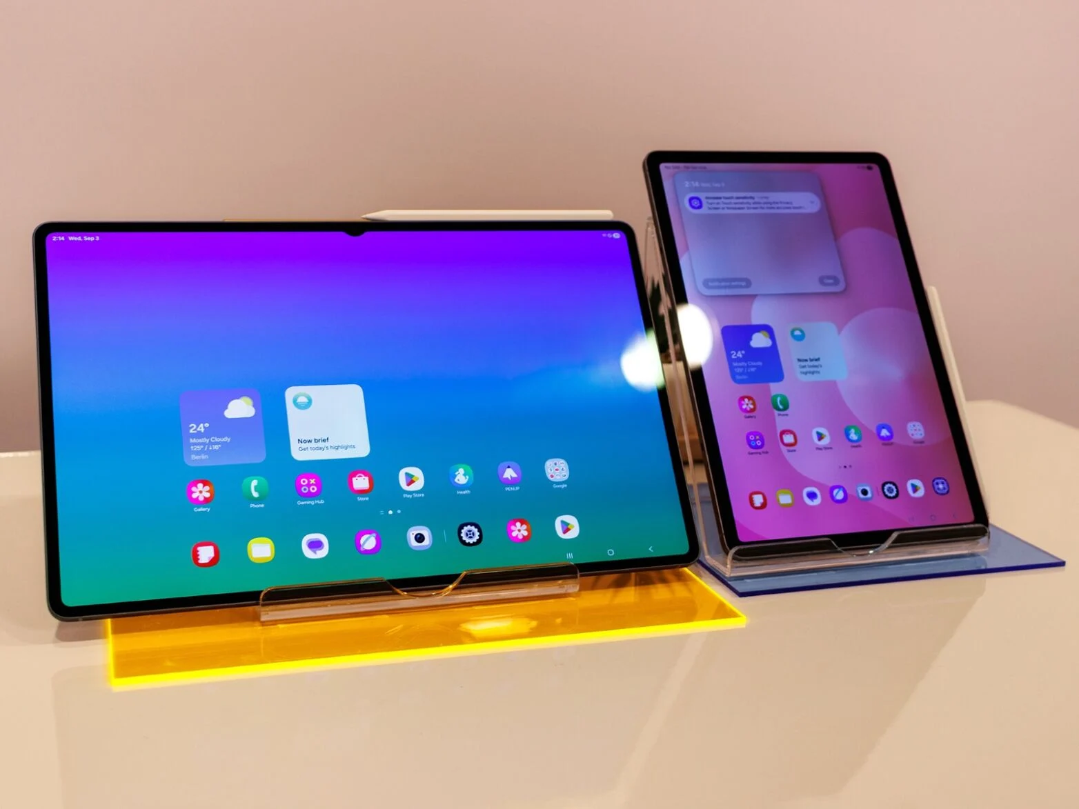 Galaxy Tab S11 and S11 Ultra: MediaTek SoC, AMOLED, microSD