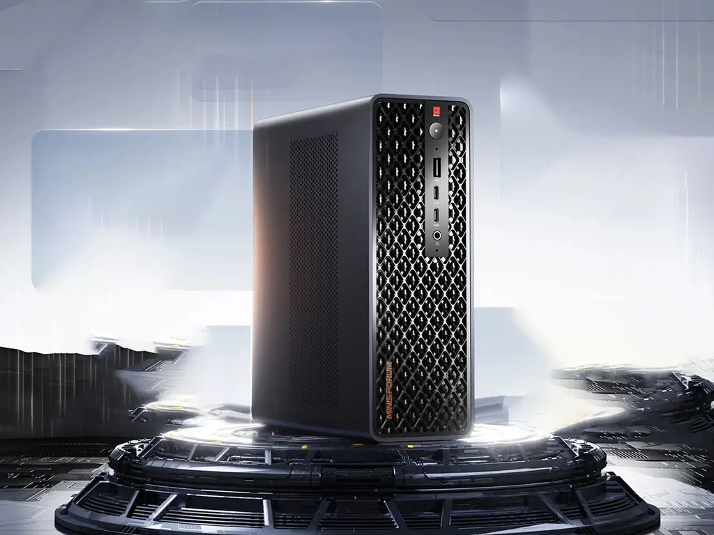 Minisforum MS-S1 Max: AMD Strix Halo APU, 80 Gbps USB4, dGPU Support