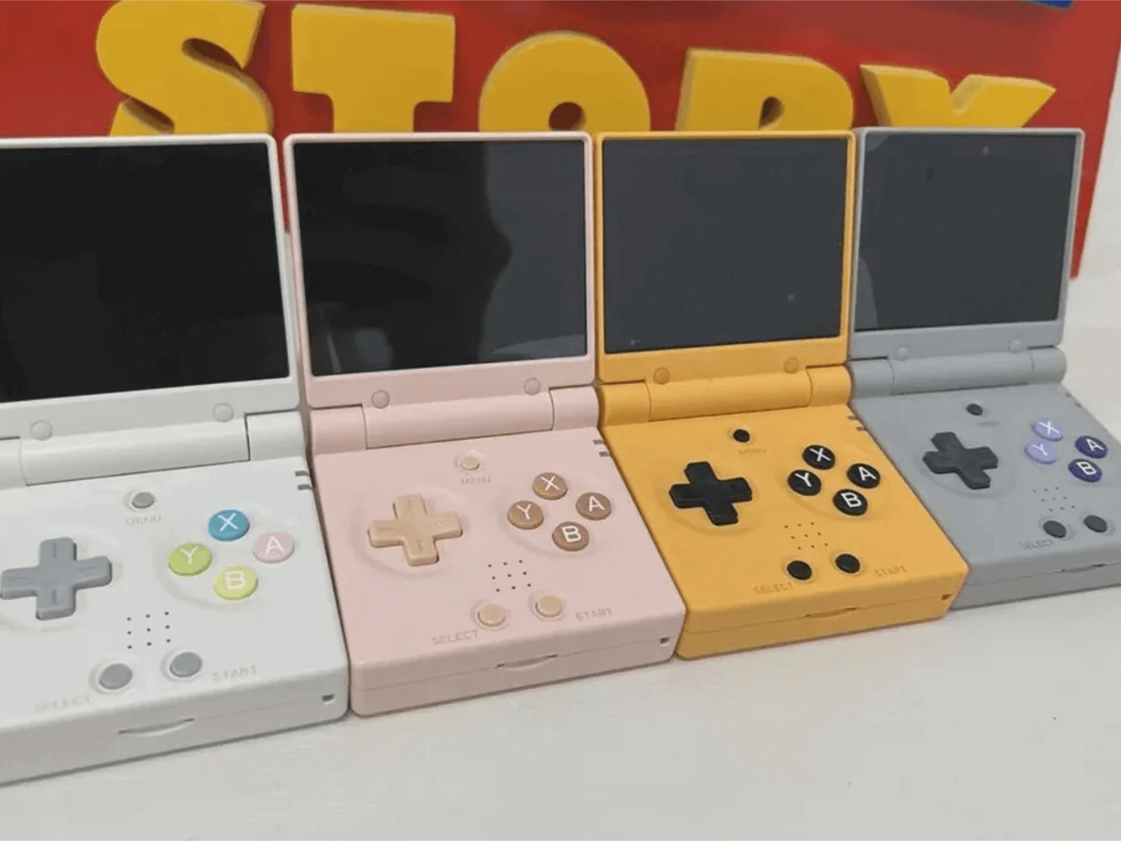 Miyoo Mini Flip: Compact Clamshell Handheld Gaming in 4 Colors