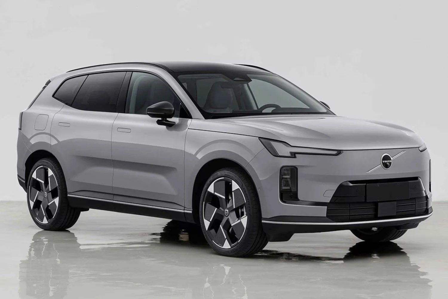 2026 Volvo XC70: Long-Range 120-Mile Plug-In Hybrid PHEV