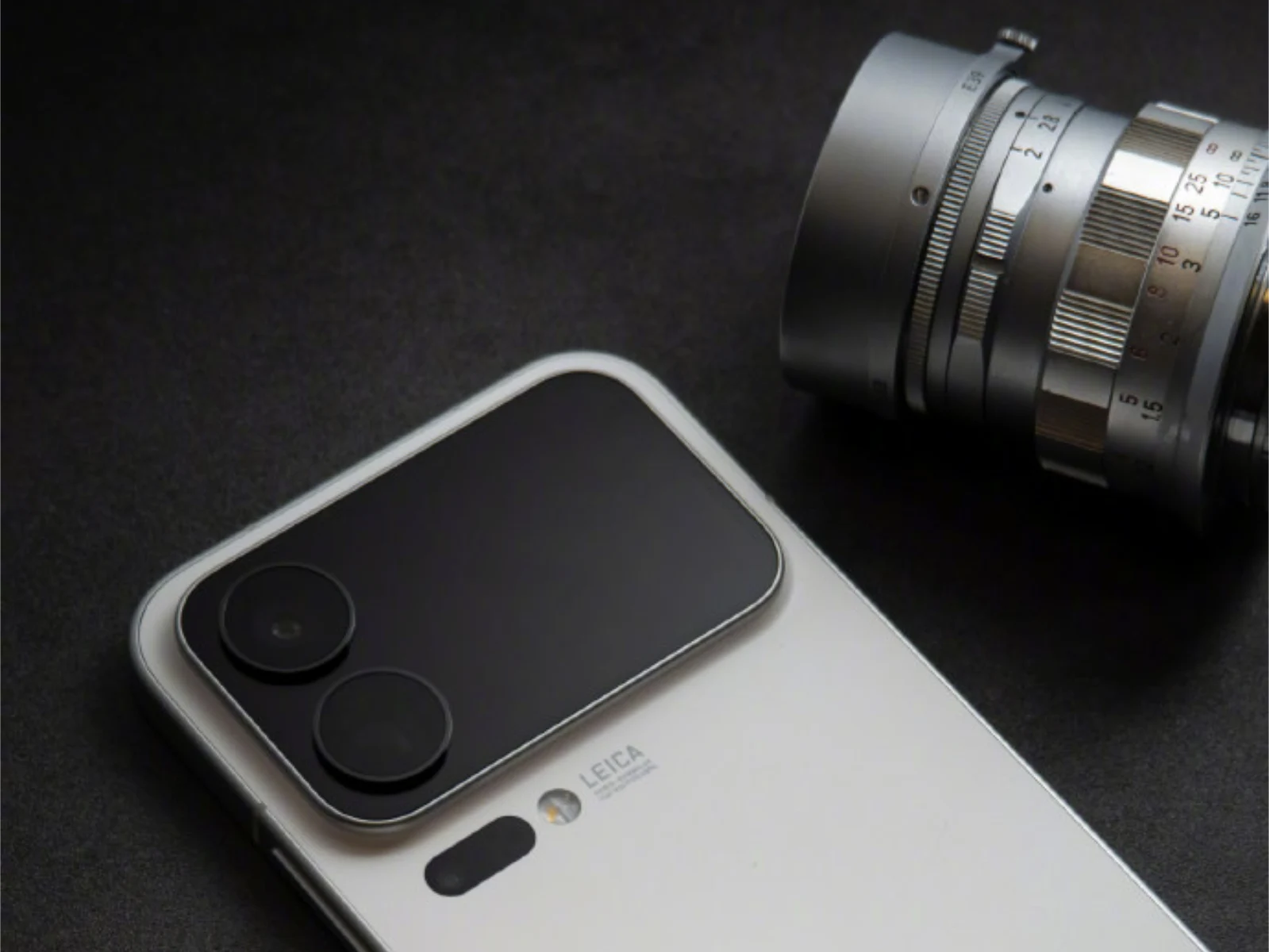 Xiaomi 17 Ultra Unveiled Early with New Camera Features