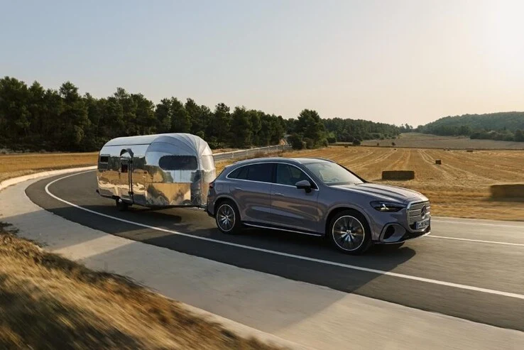 Mercedes GLC Outshines BMW iX3 and Model Y with Modular Battery