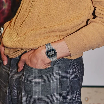 5-Minute Vintage Casio Mod: Add RGB Lighting & Bluetooth Superpowers