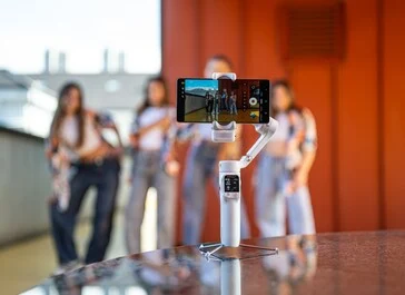 Hohem iSteady V3 Ultra Gimbal: AI Tracking & Remote Control