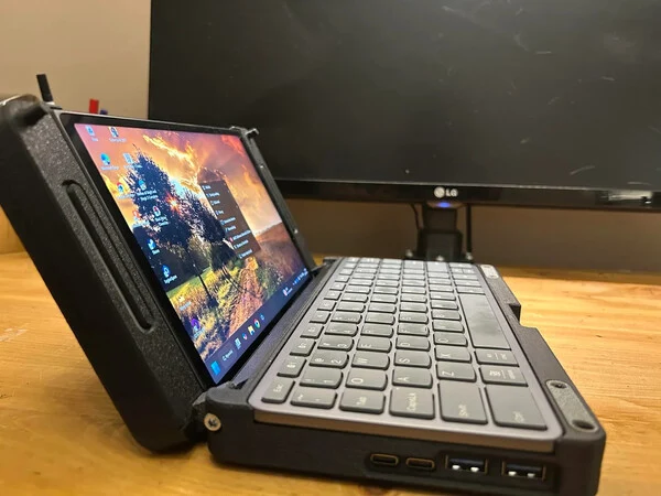 Lenovo Legion Go Modded into Cyberdeck with 190 Wh Battery Upgrade