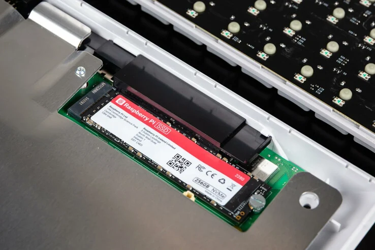 Raspberry Pi 500 Plus: First Mechanical Keyboard and RGB SSD