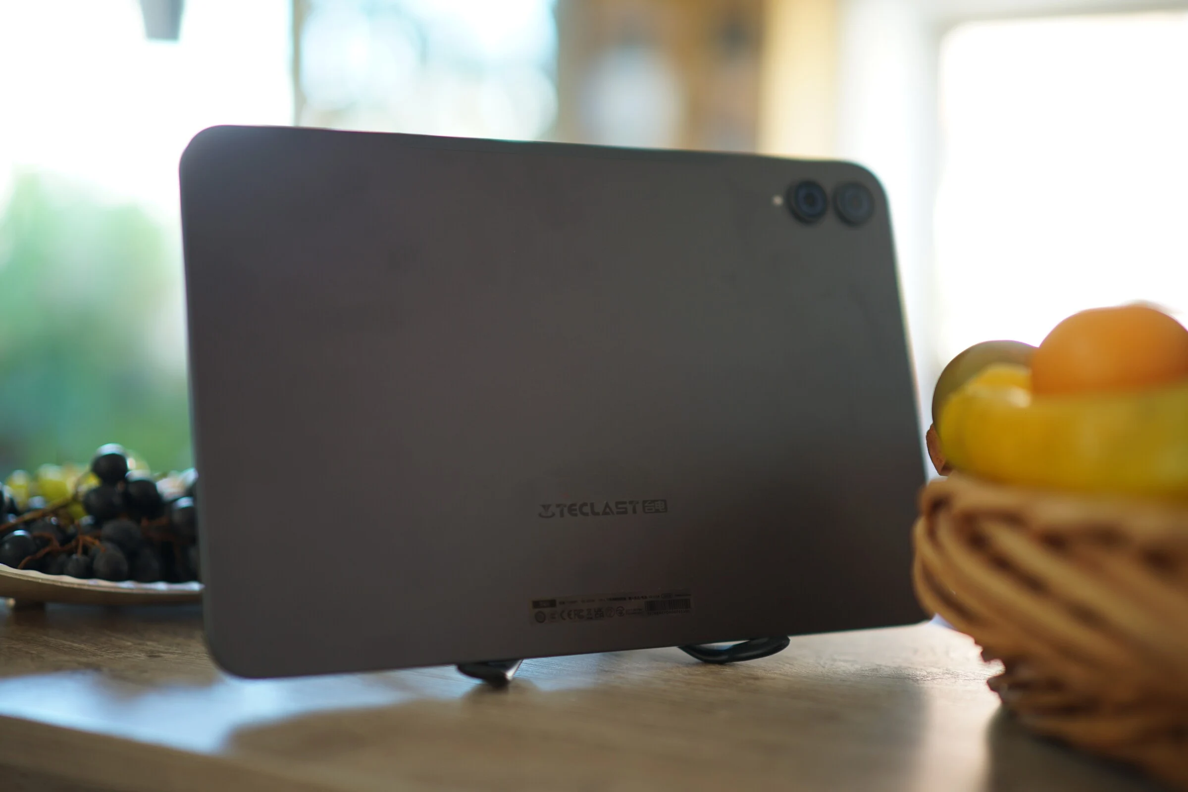 120Hz Tablet with 4G LTE and GPS: iPad Pro-like Display