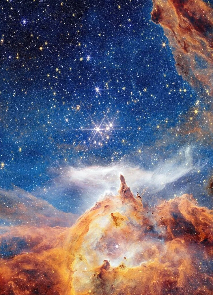 Webb Captures Stunning Super-Hot Stars in the Lobster Nebula