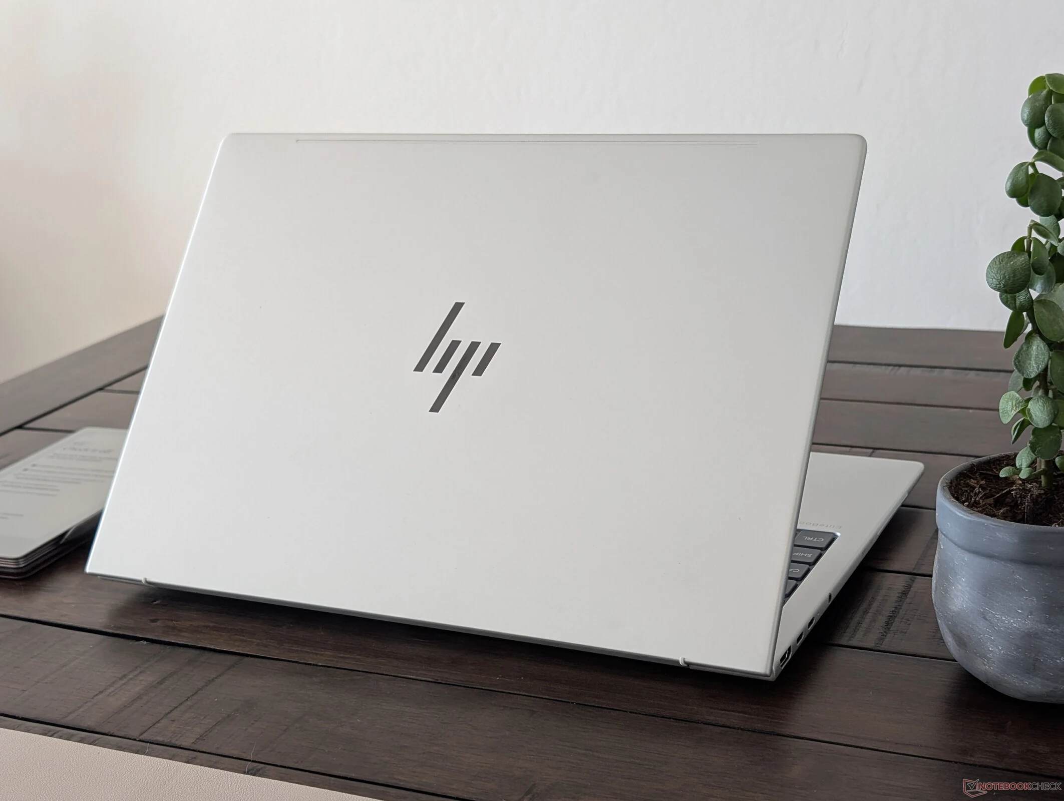 HP EliteBook 865 G10 vs EliteBook 8 G1a: Key Upgrades Explained
