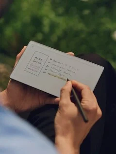 reMarkable Paper Pro Move: Compact E-Reader with Magnetic Stylus