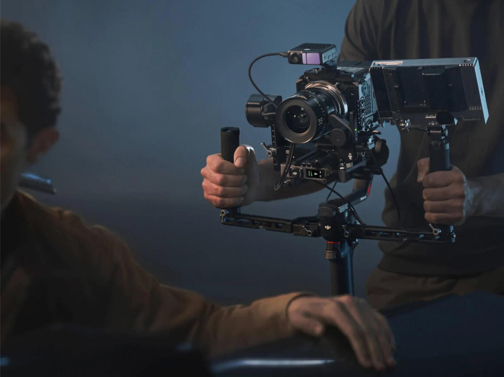 DJI RS 5: Upgraded Professional Gimbal vs RS 4 Pro Revealed