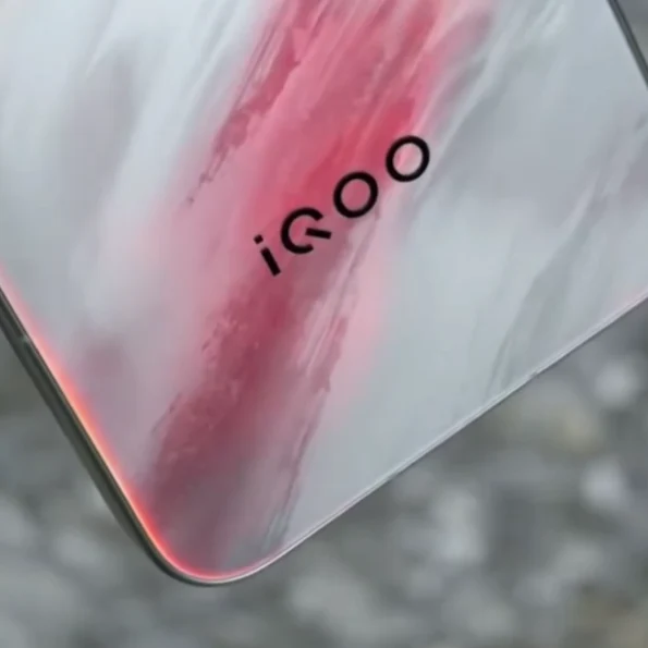 iQoo 15: New Video Reveals Color Options for Android Flagship