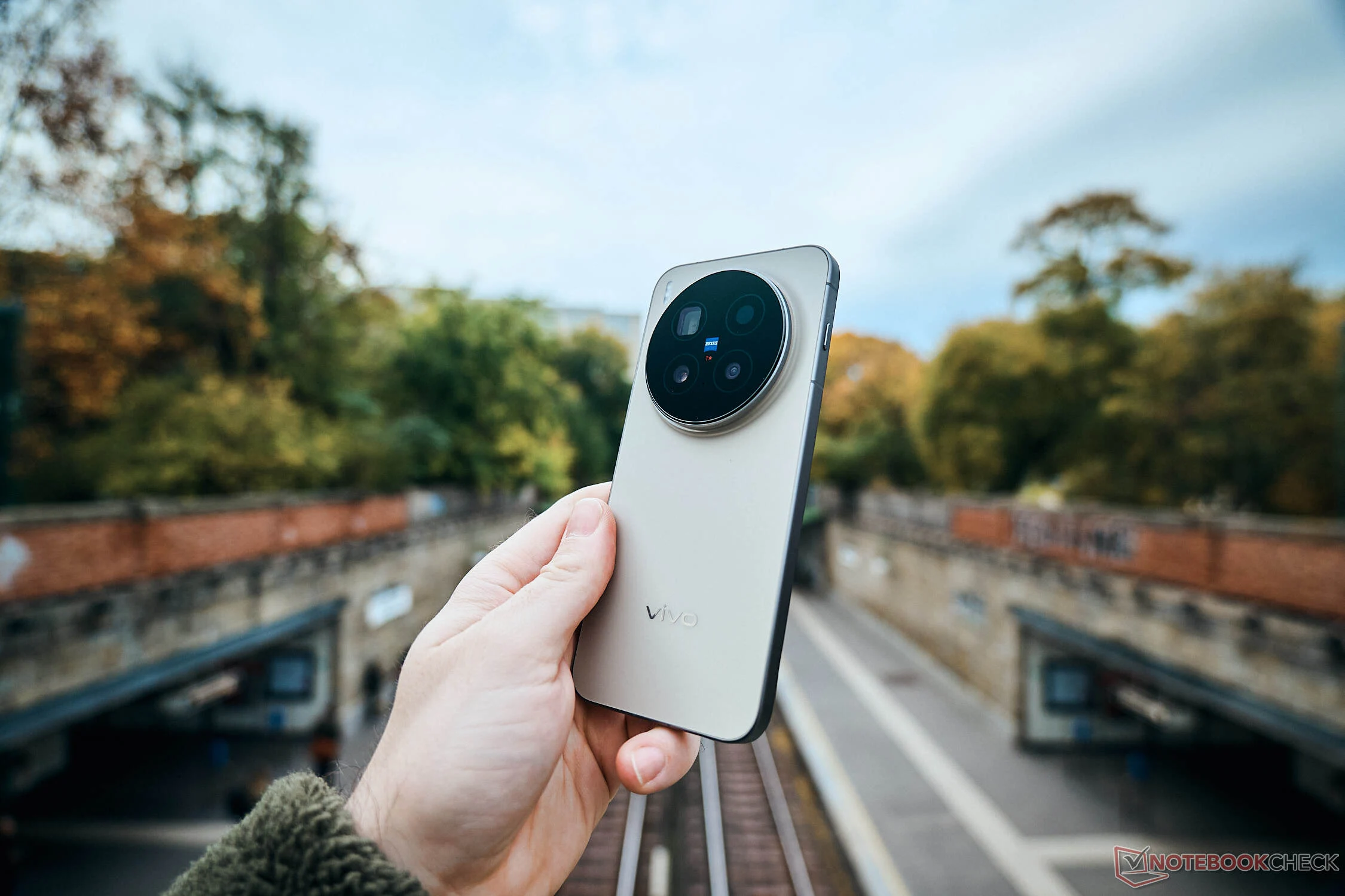 Vivo X300 Pro Global Launch: Pro Camera and Telephoto Kit