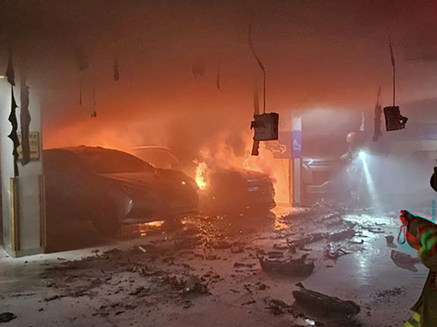 Electric Mercedes-Benz Fire in Korean Garage Raises Safety Concerns
