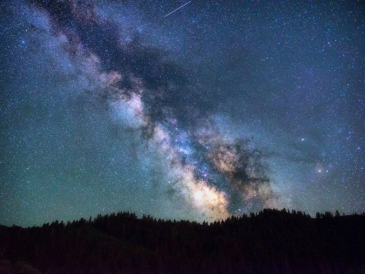 Mysterious Movement Detected in the Heart of Our Galaxy