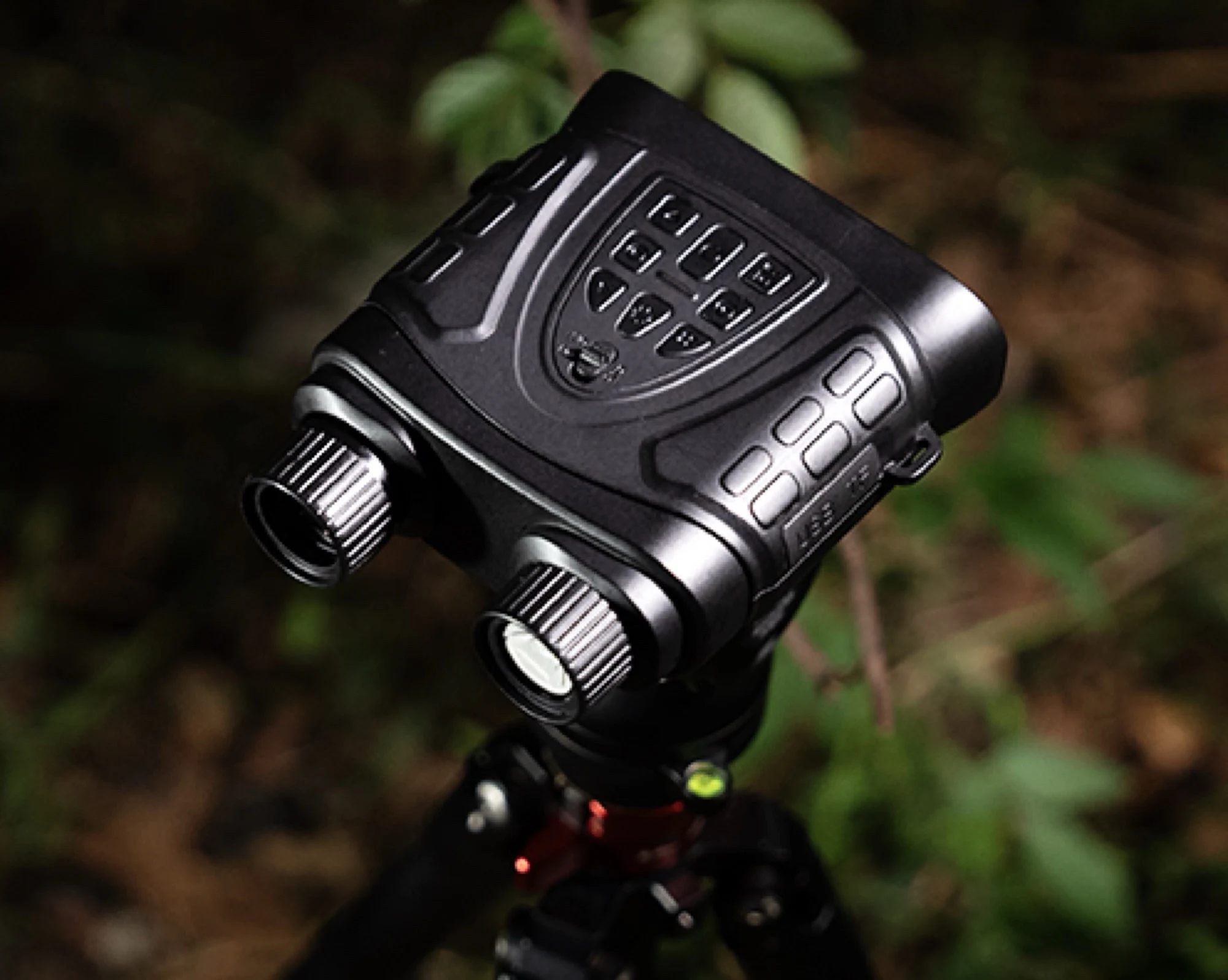 Accuro N1 Review: Bright Night Photos with Misleading Marketing