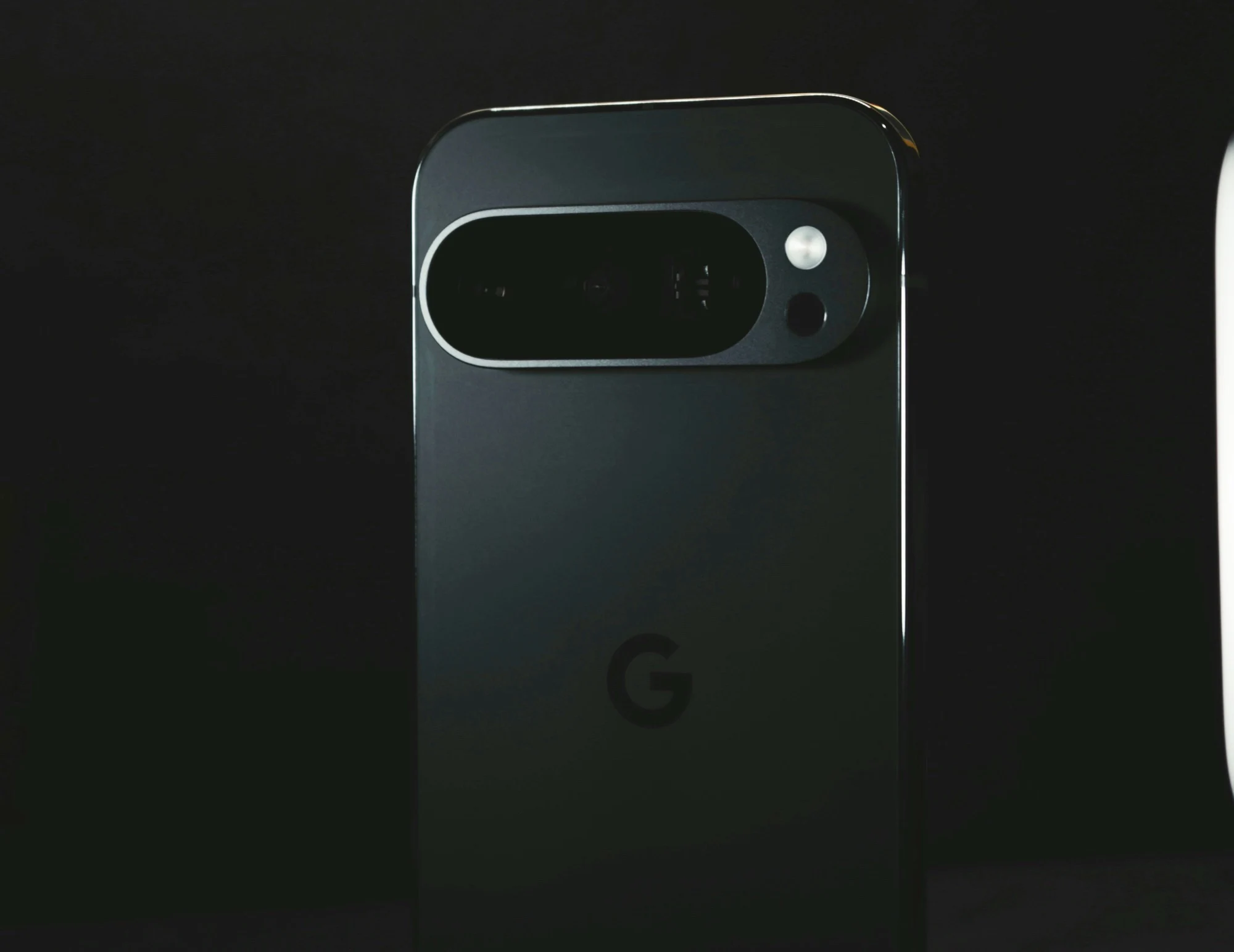 Google Pixel 10 Pro Users Report App Crashes After October Update
