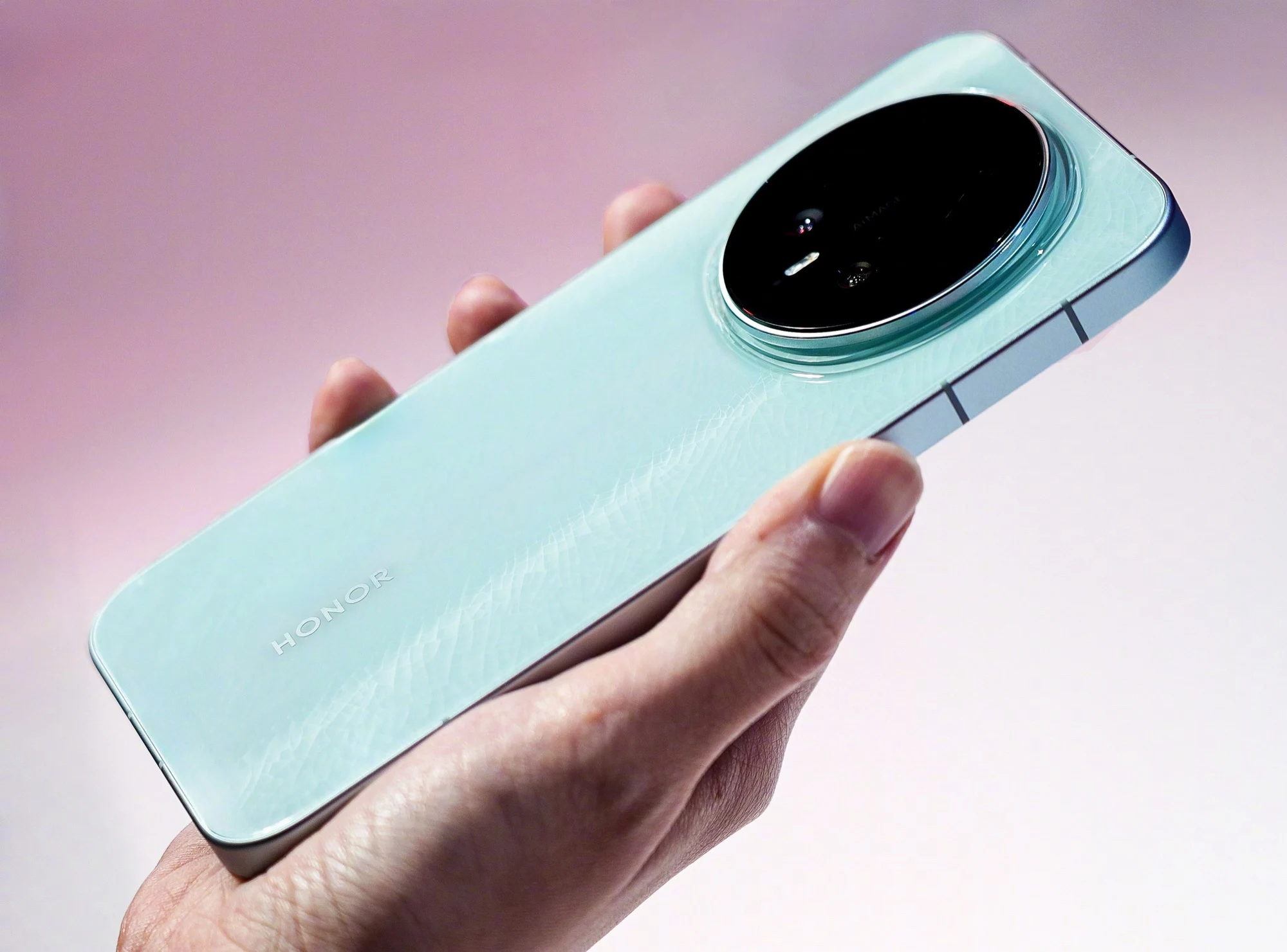 Honor Magic8 Pro: Big Battery & 200 MP Periscope Camera Details