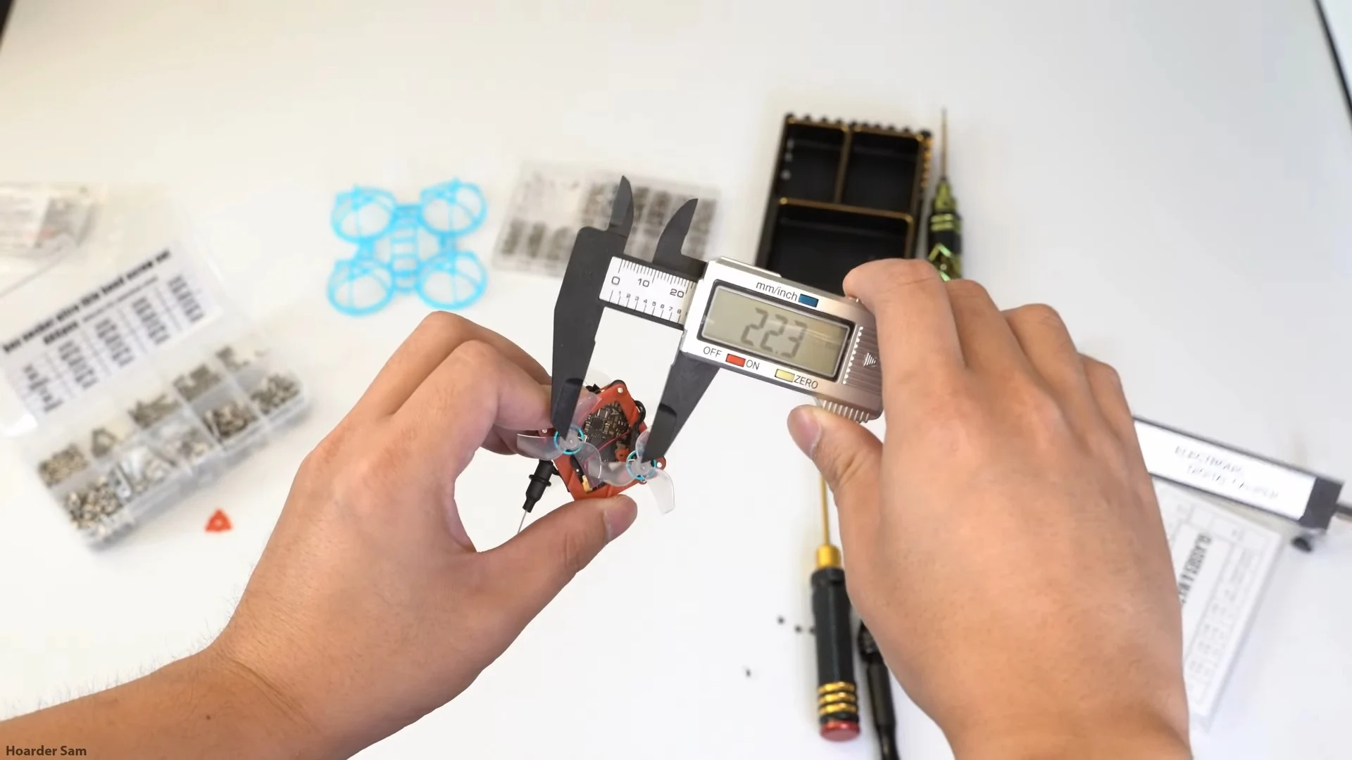 World’s Smallest FPV Drone: DIY YouTuber Creates 0.88-Inch Flyer