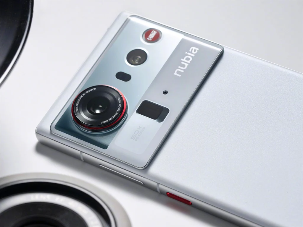 Nubia Z80 Ultra with Snapdragon 8 Elite Gen 5: Official Photos