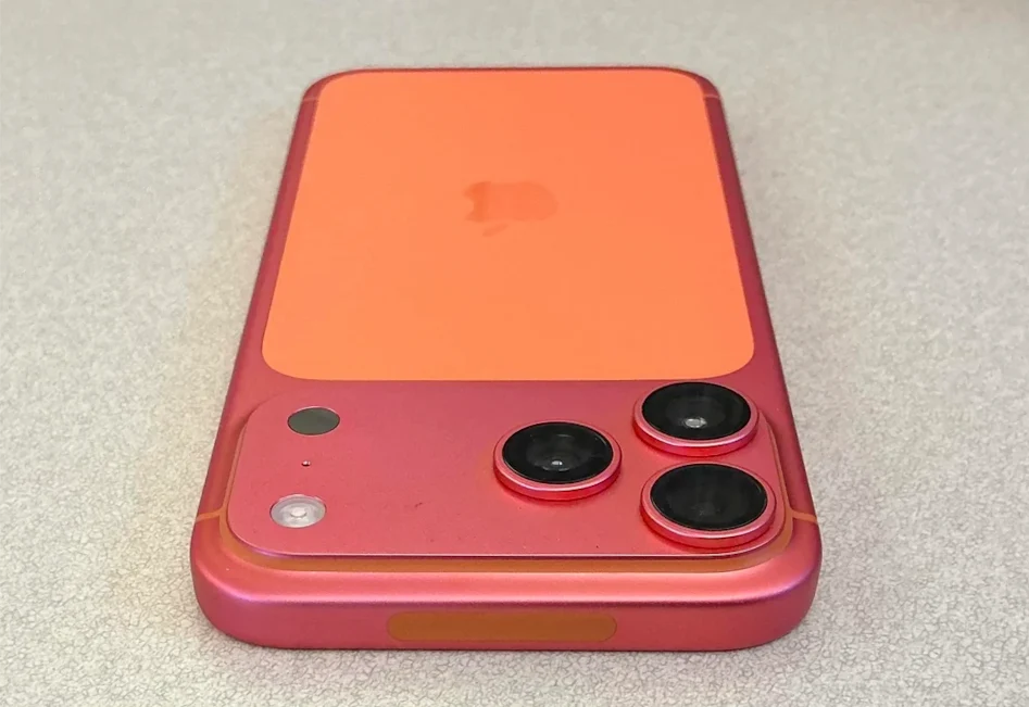 Orange iPhone 17 Pro Max Turns Pink: Is It a Manufacturing Defect?
