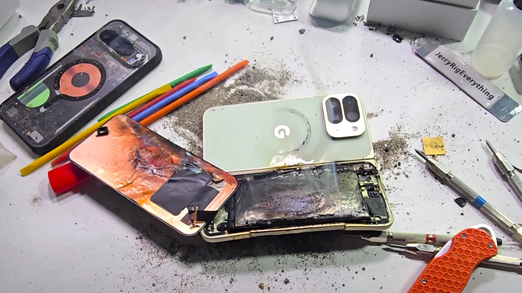 Pixel 10 Pro Fold Fails Durability Test, Not Dustproof