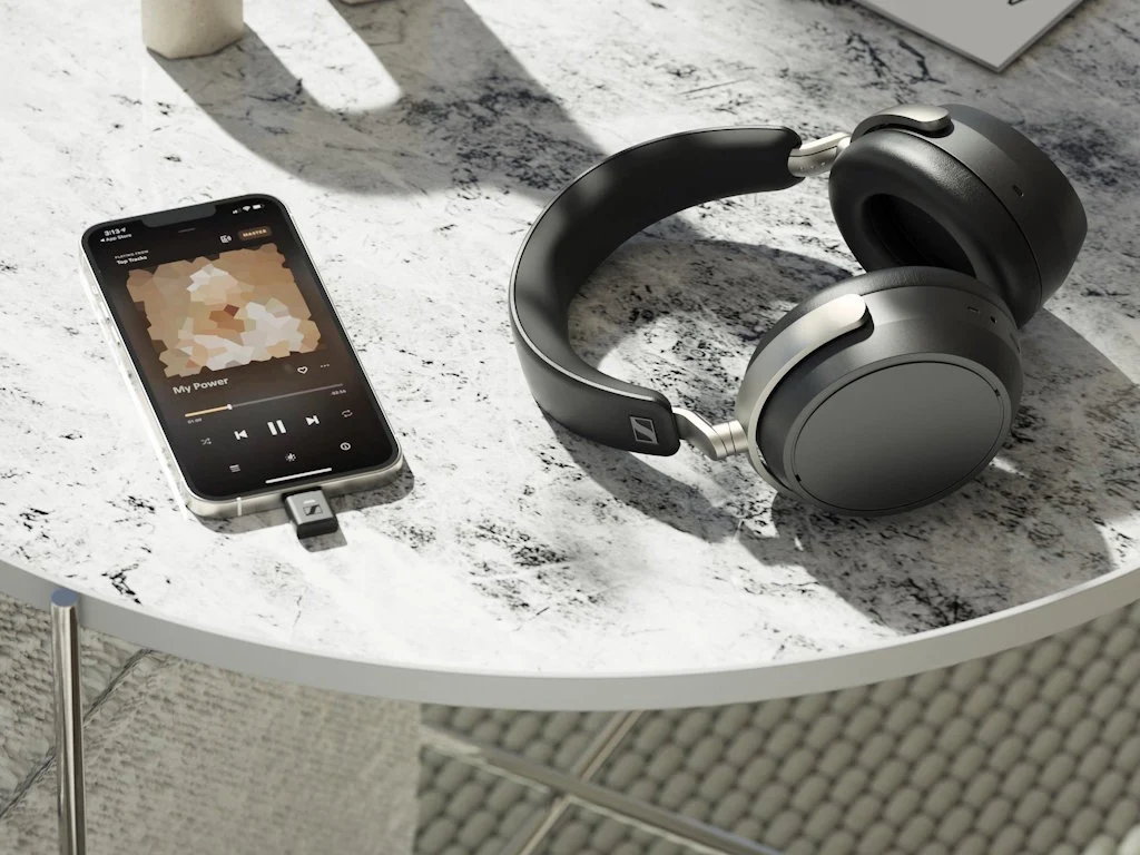 Sennheiser HDB 630 Wireless Headphones with aptX Adaptive Transmitter