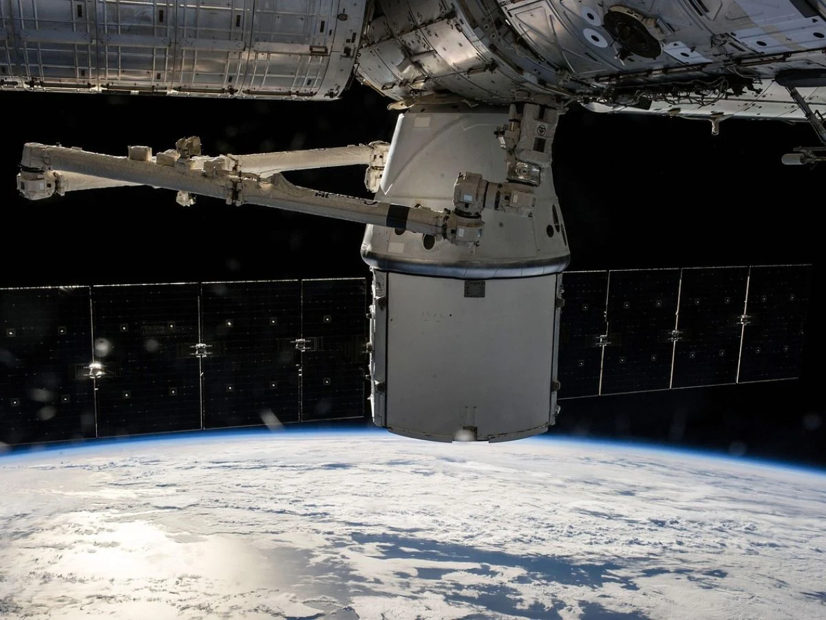 Spacecraft to Deliver Packages Anywhere on Earth in Under an Hour