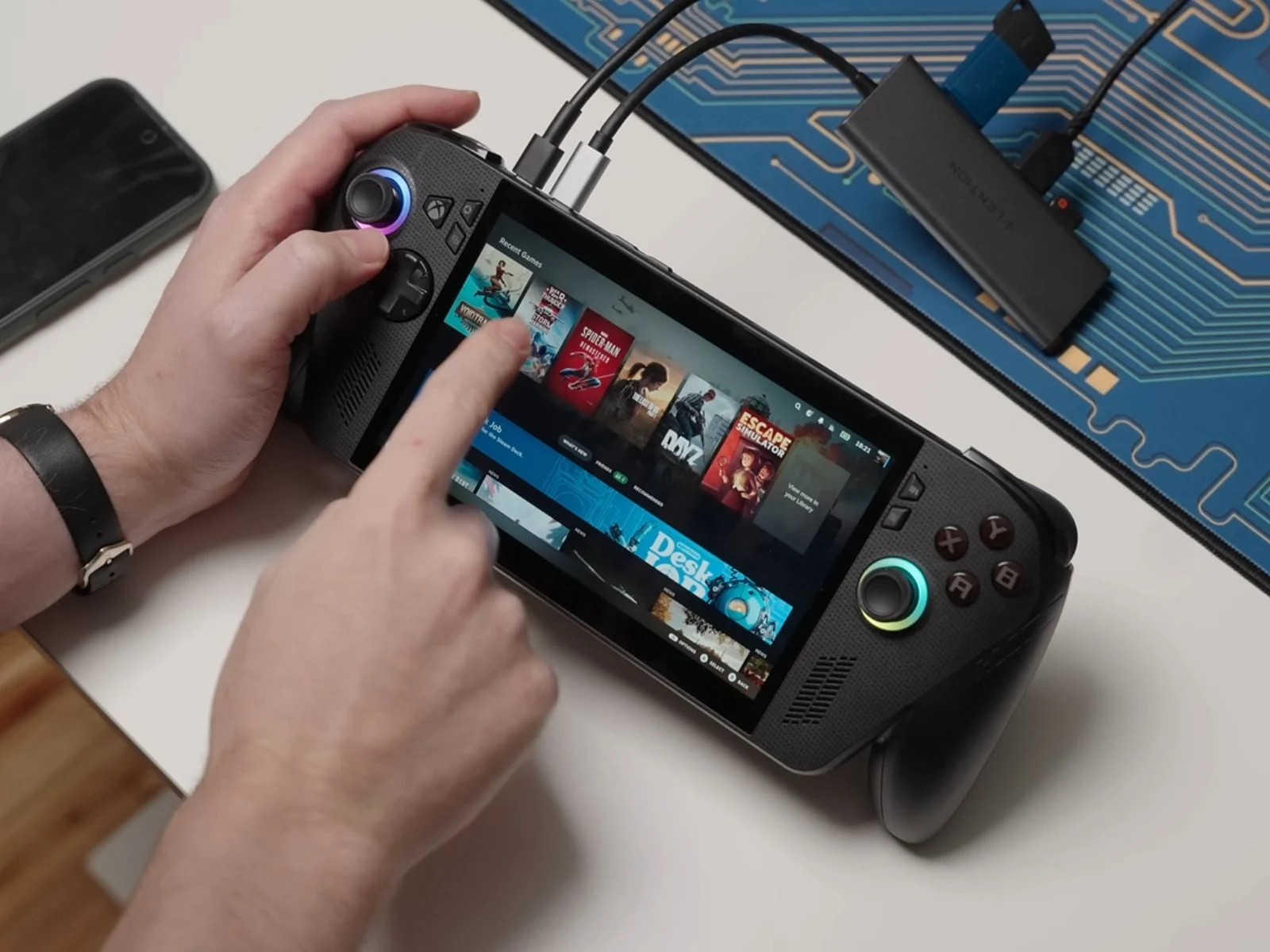 Asus ROG Xbox Ally X: YouTuber Installs Bazzite Linux for SteamOS