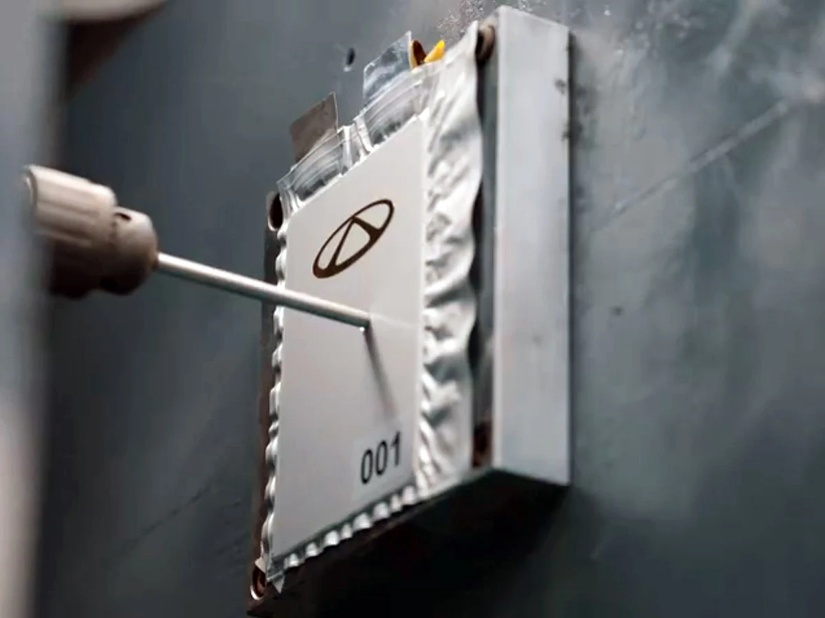 Chery Rhino S Solid-State Battery for 800-Mile EV by 2027