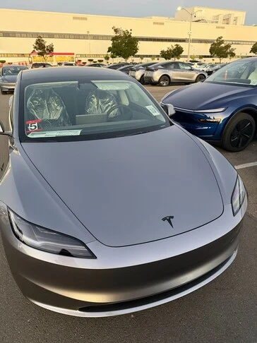 Model 3 Premium Adds Non-Retrofit Front Bumper Camera & $595 Stalk