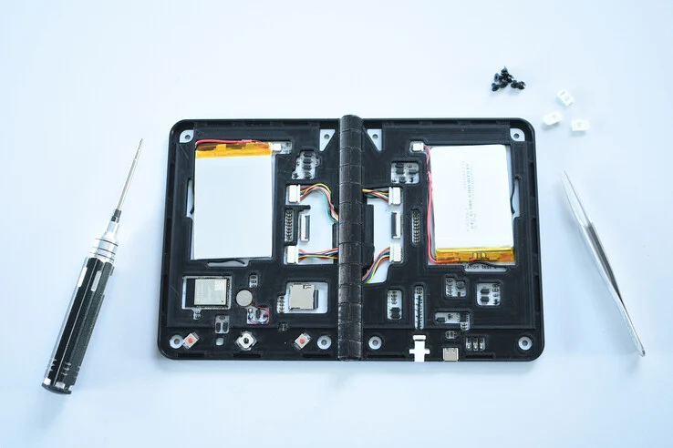 Diptyx E-reader: DIY Dual-Screen, Book-Shaped & DRM-Free Device