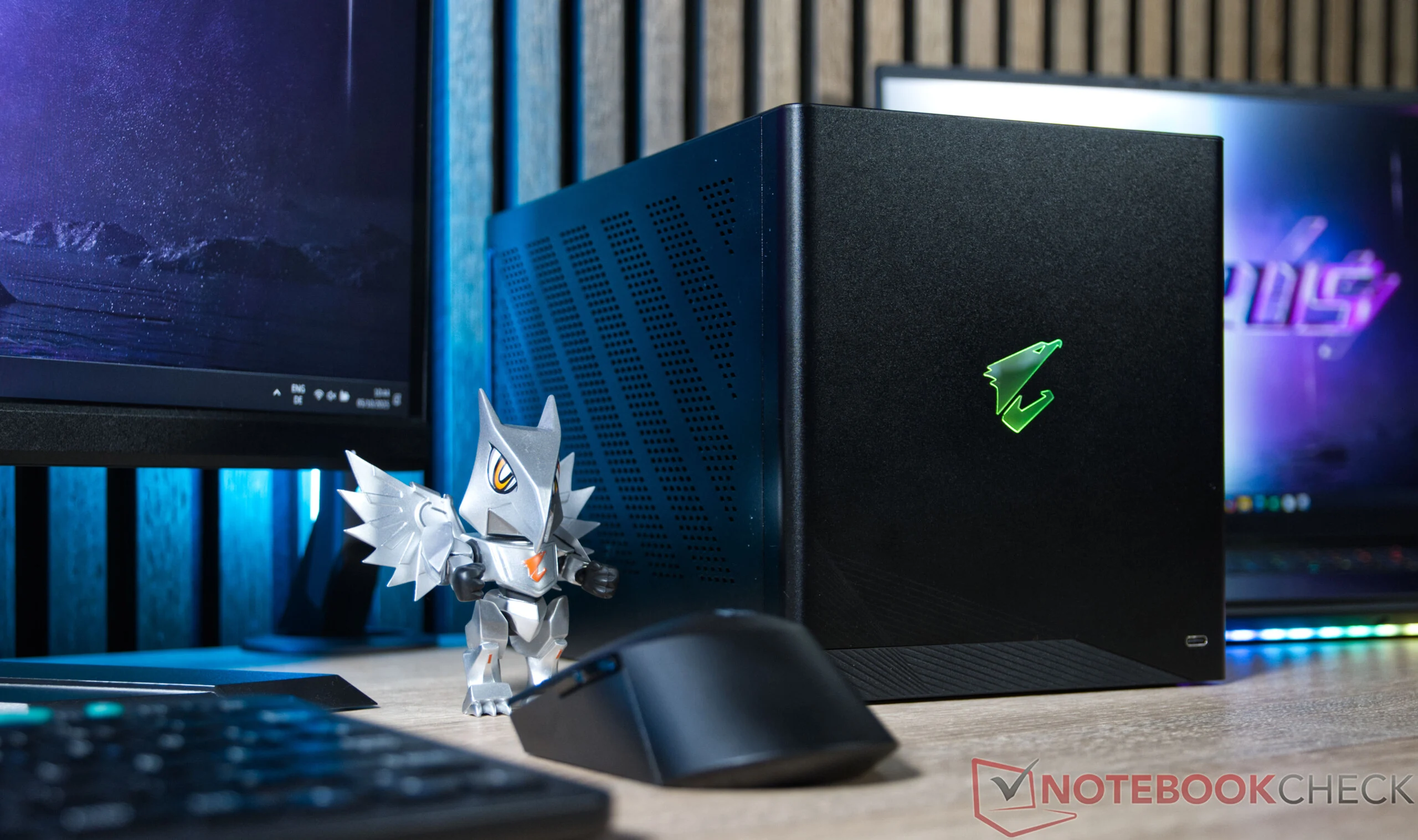 Gigabyte Aorus RTX 5090 Thunderbolt 5 eGPU Now Available