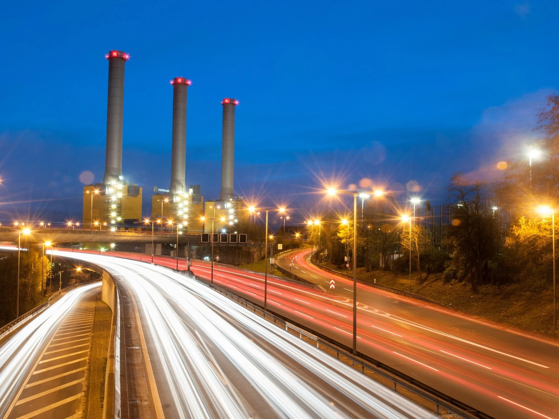 EVs Charge While Driving: First-Time Highway Electrification Milestone