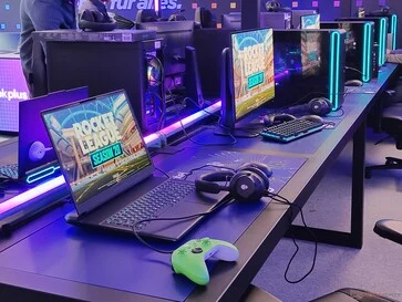 Intel Launches Five Pop-Up Experience Stores Featuring Top Laptops
