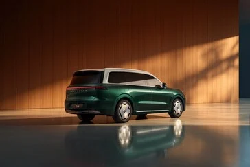 First Electric SUV with Oxygen Generator and Snapdragon 8797 Chip