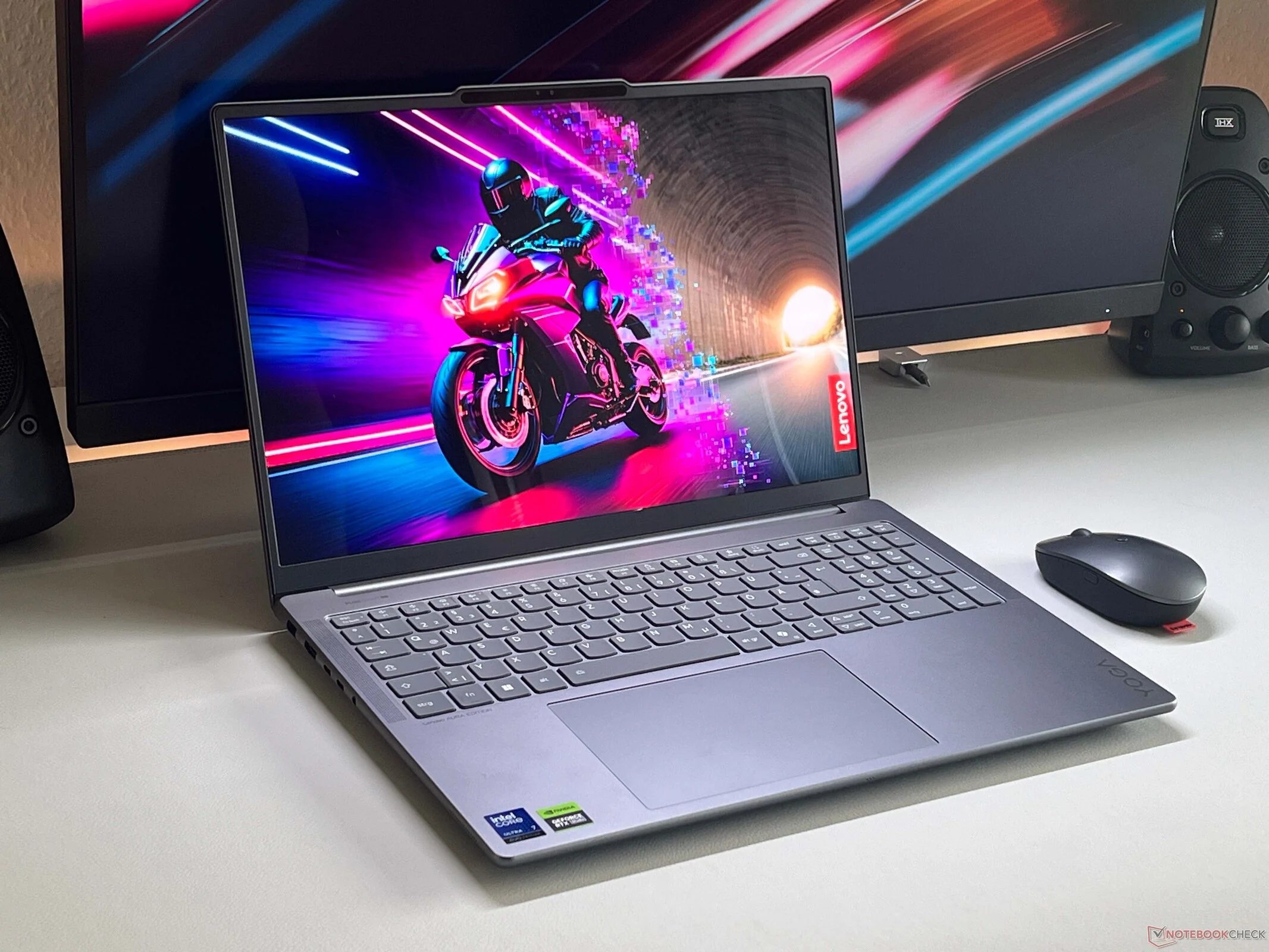 Lenovo Yoga Pro 9i: Best Notebook Display with New Tandem-OLED Panel
