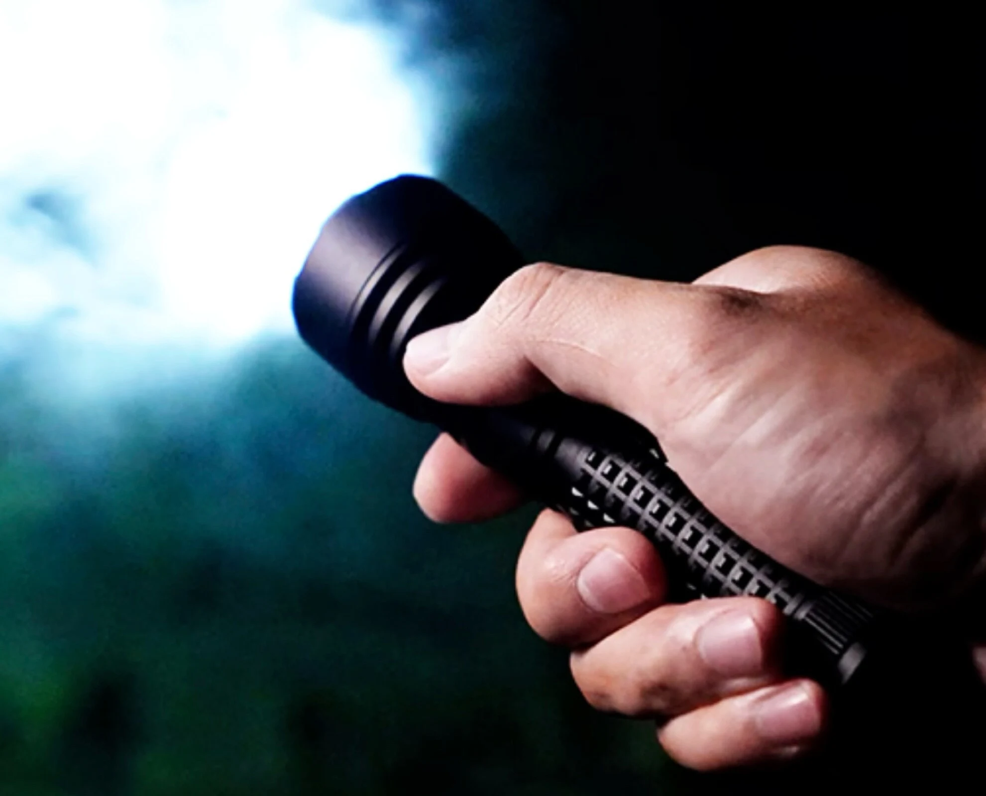 Terrabeast M5 Flashlight: 293-Yard Throw & Laser Now Crowdfunding