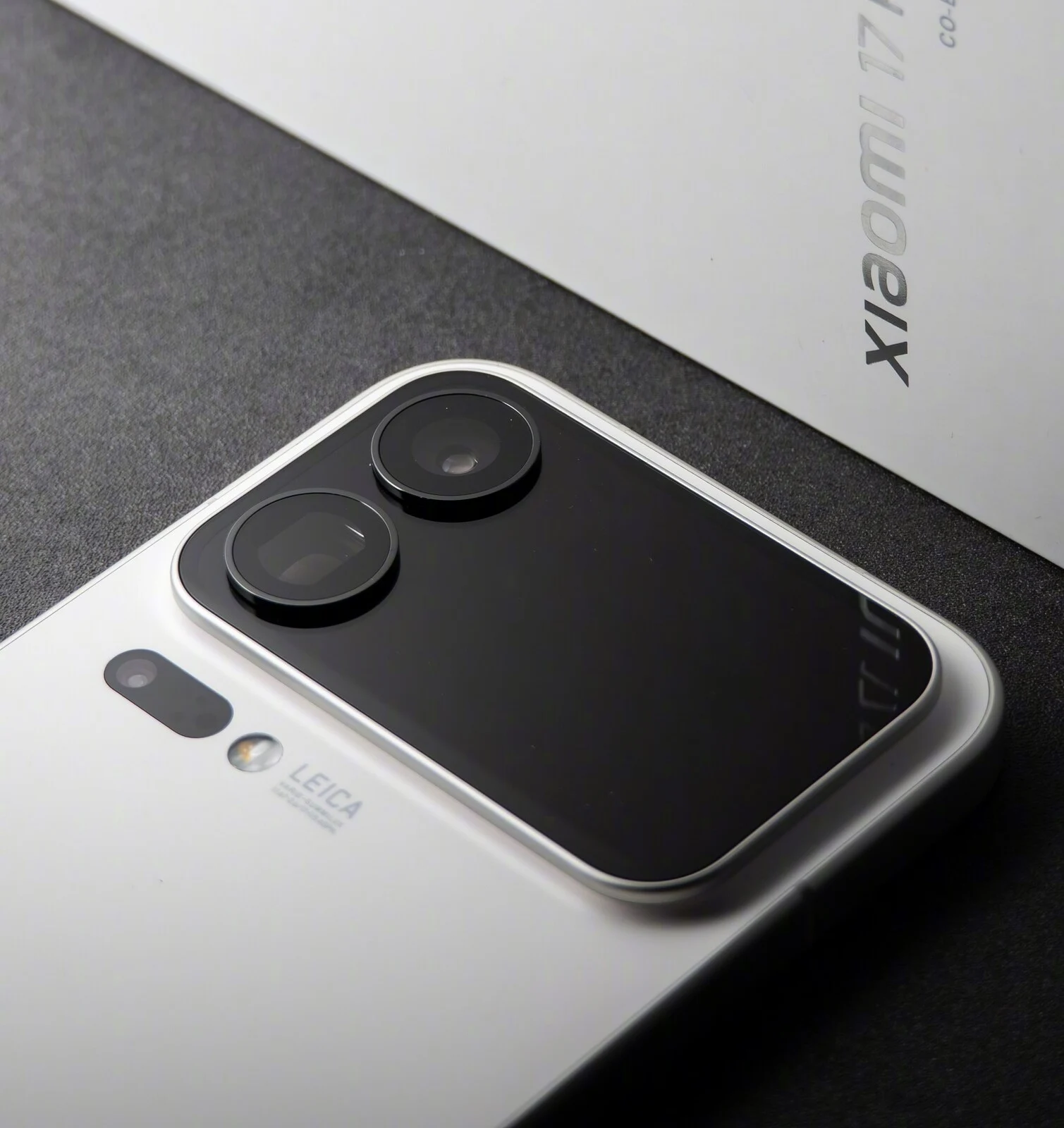 Xiaomi 18 Series to Feature Rear Screen in Next Year’s Release