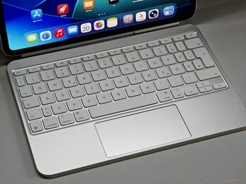 iPad Pro M5: Laptop Replacement with Accessories and 5G Benefits