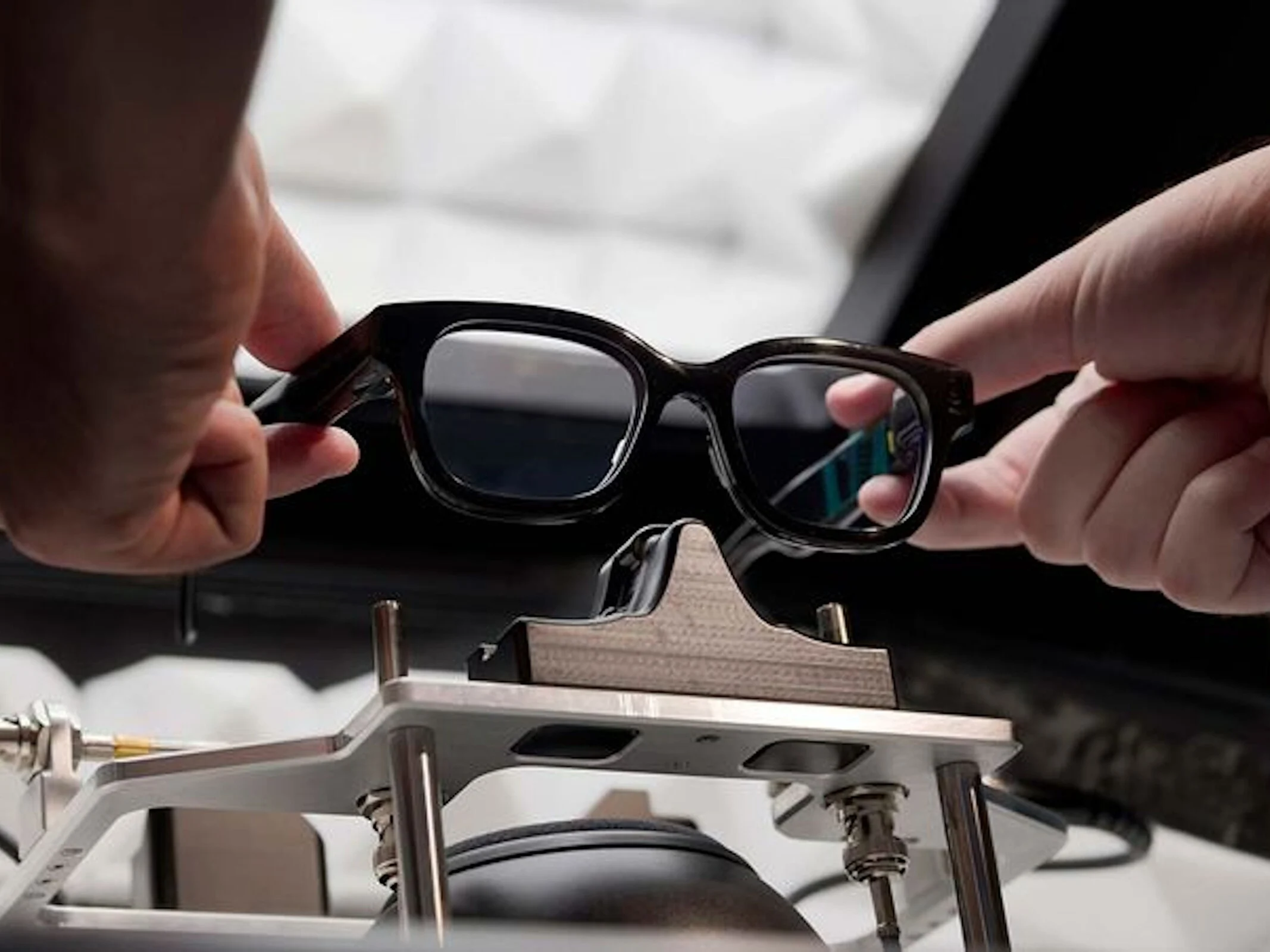 Magic Leap Unveils Google AR Glasses with Raxium MicroLED Support