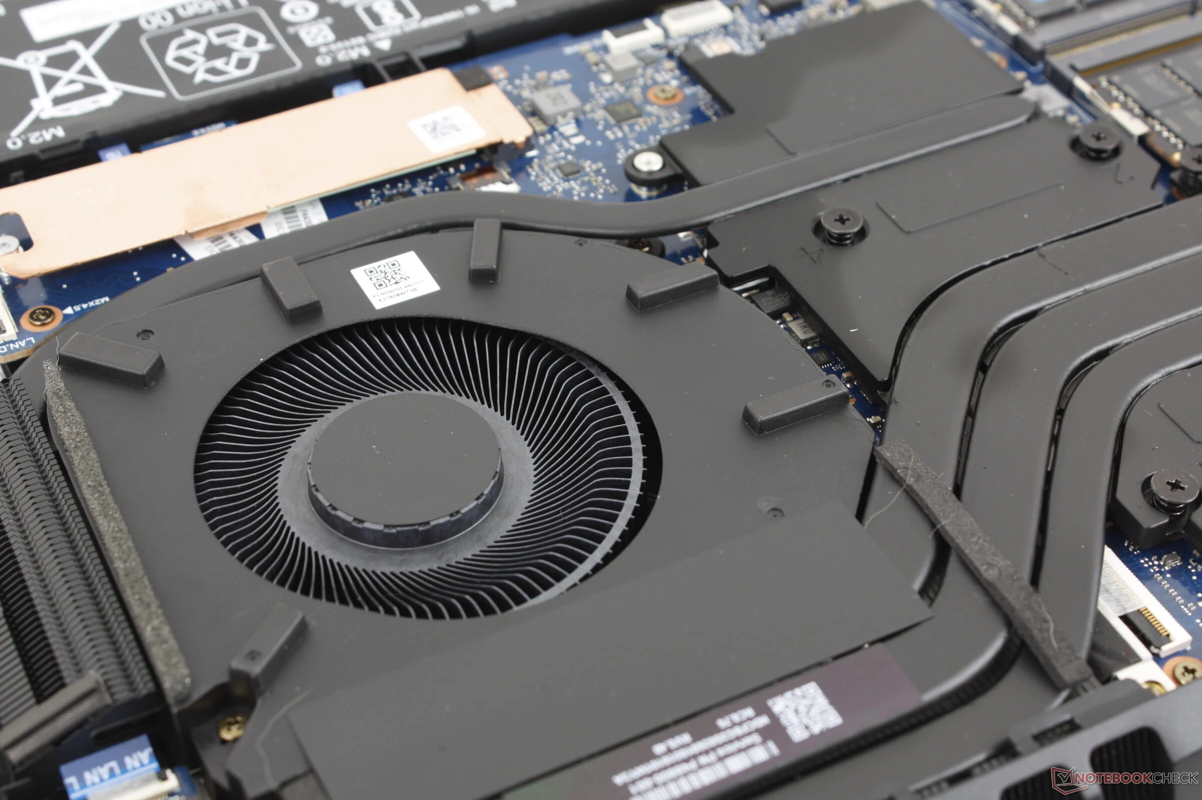 2025 HP Omen 17: Cooler & Quieter AMD Zen 5 Gaming Laptop