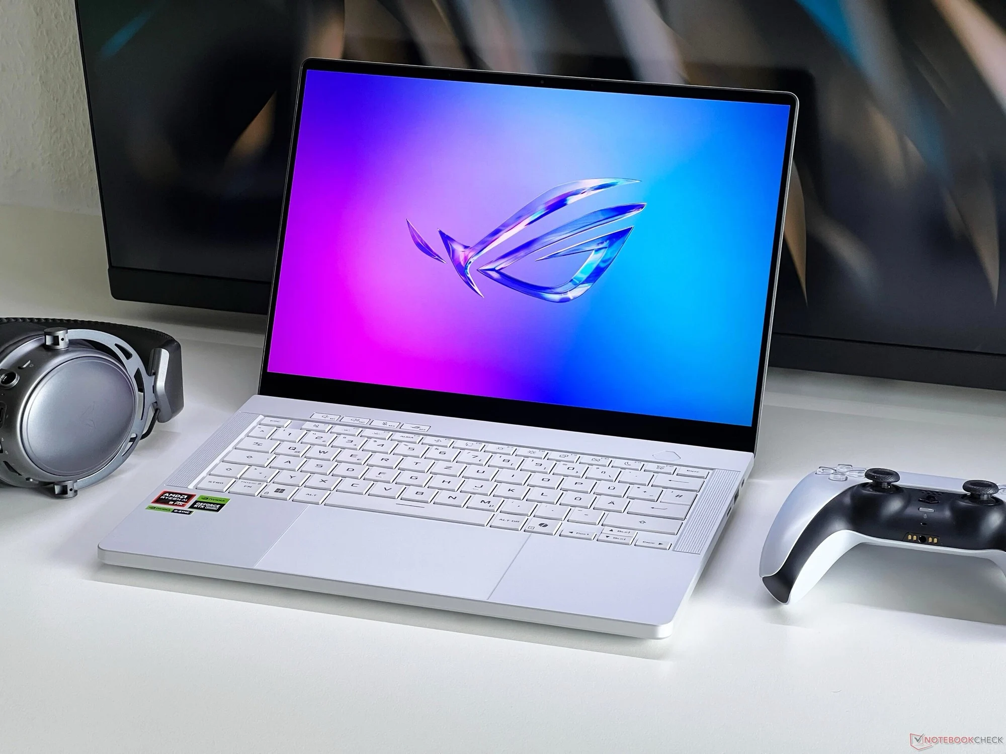 Intel Enhances Laptop Battery Life with 1 Hz Displays and SmartPower HDR