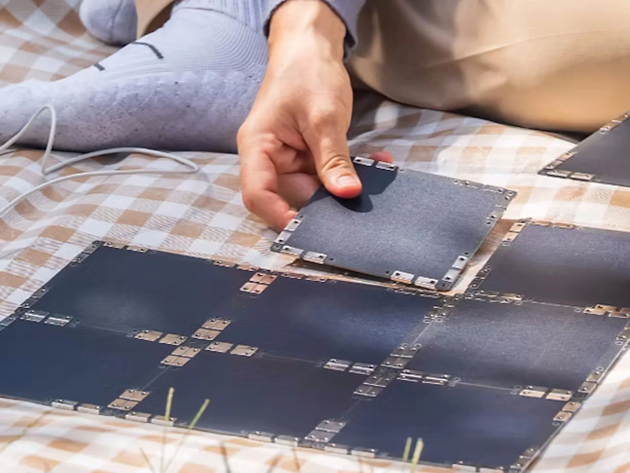 SolarBrick Mini Solar Modules: Connectable & 20W Power Output