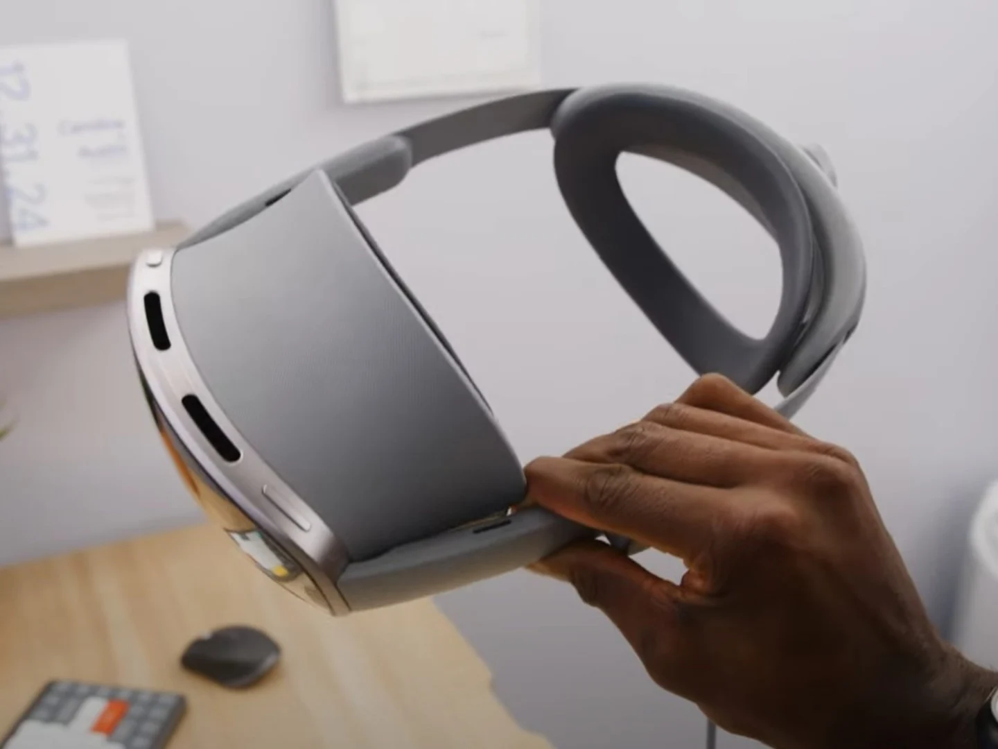 Samsung Galaxy XR Leaks: Sharper and Lighter than Vision Pro