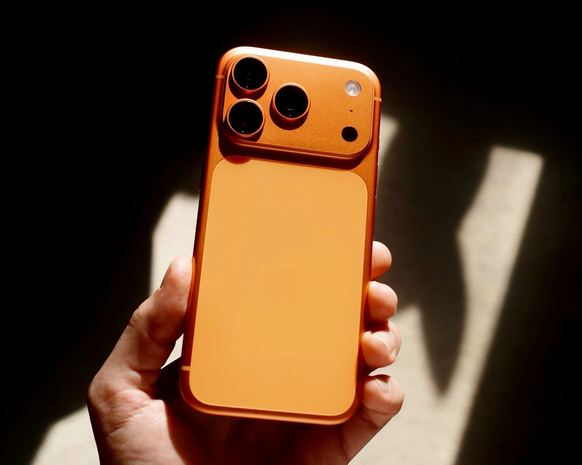 iPhone 20 Pro to Feature New Apple Camera Sensor, iPhone 18 Pro Upgrades